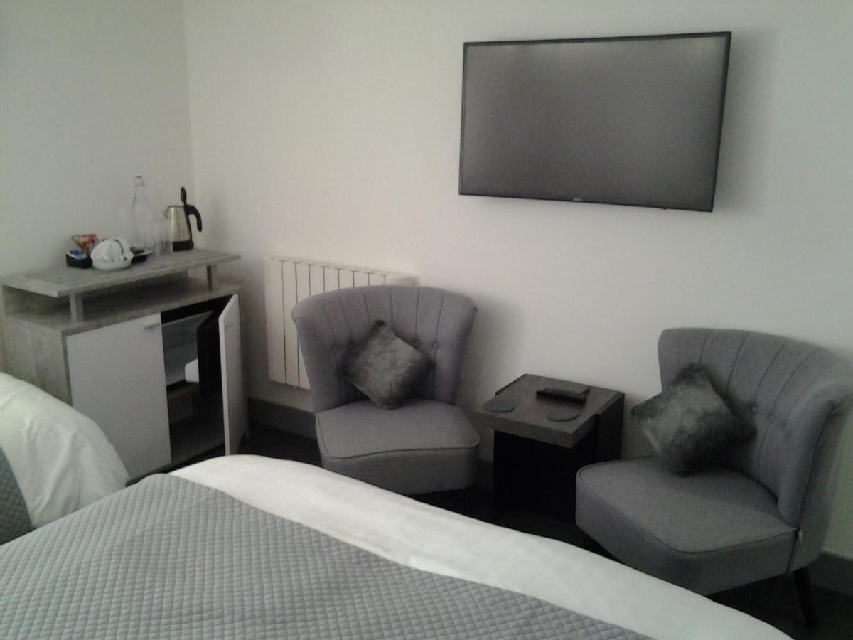 Lady Charlotte Guest Rooms Triple Rooms Dowlais Buitenkant foto