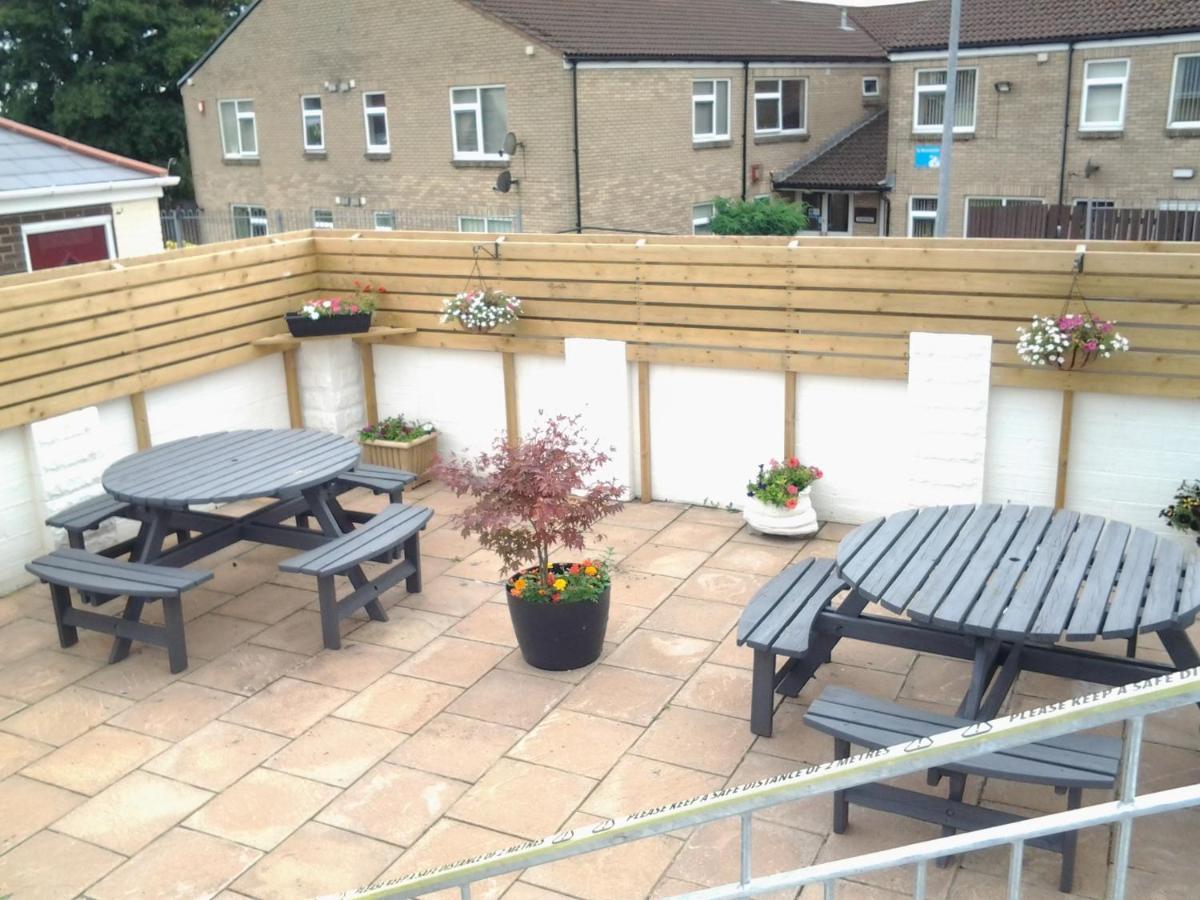 Lady Charlotte Guest Rooms Triple Rooms Dowlais Buitenkant foto