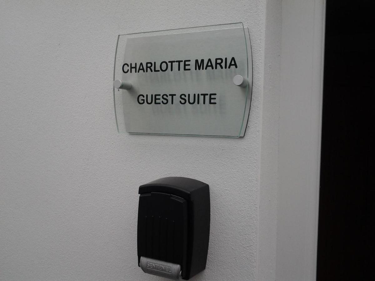 Lady Charlotte Guest Rooms Triple Rooms Dowlais Buitenkant foto